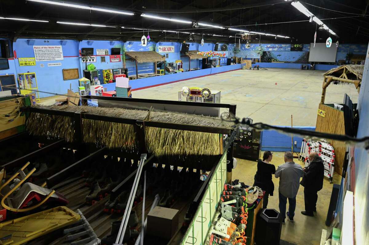 Bay Area roller rink struggles to reopen from storm damage