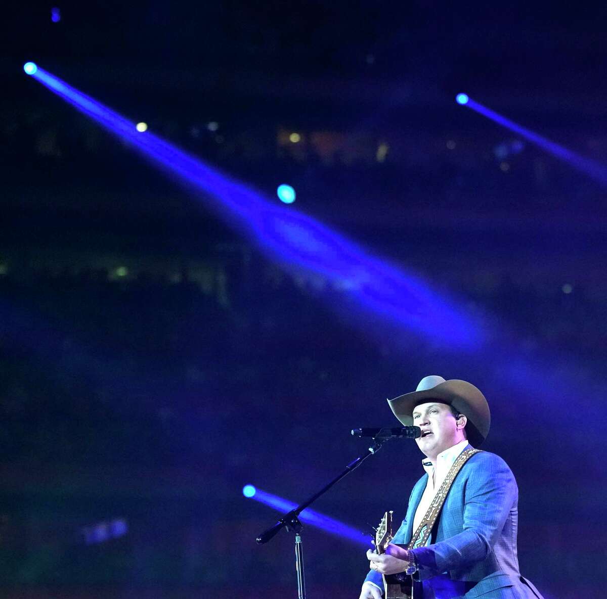 Jon Pardi brings real country back to Houston Rodeo