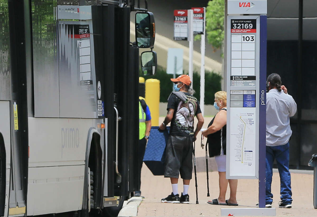 Fiesta FAQ for San Antonio Crowds, parking, parades