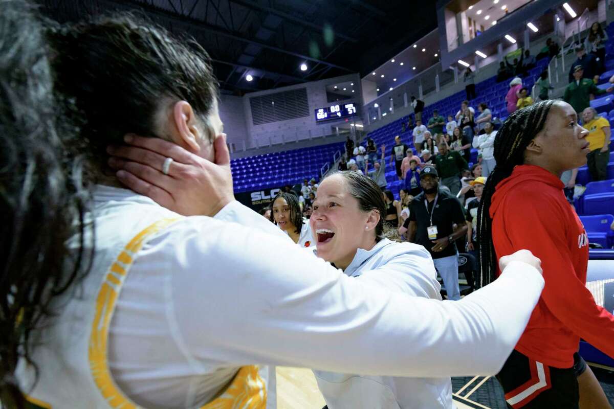 SETX's basketball star just misses leading team to NCAA tournament - Orange  Leader