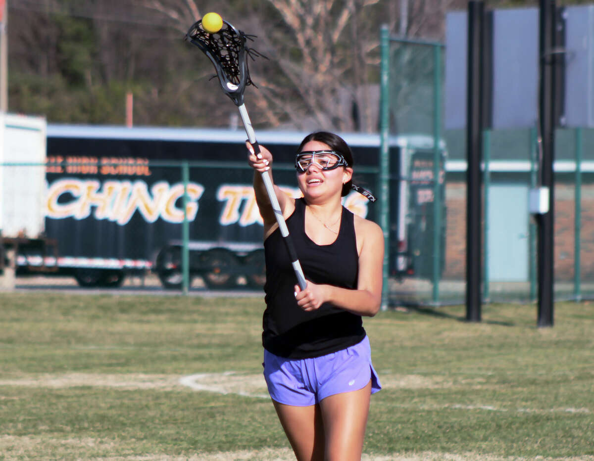 edwardsville-high-school-lacrosse-enters-first-season-of-ihsa-play