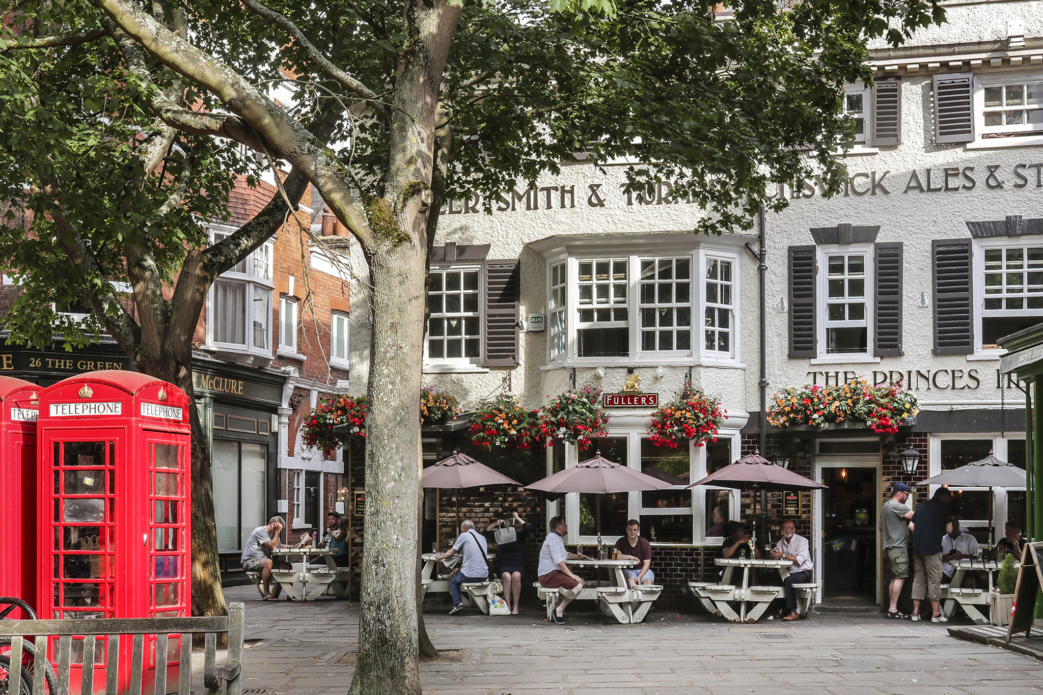  Ted Lasso Is Filmed In A British Town That s Too Snooty To Care