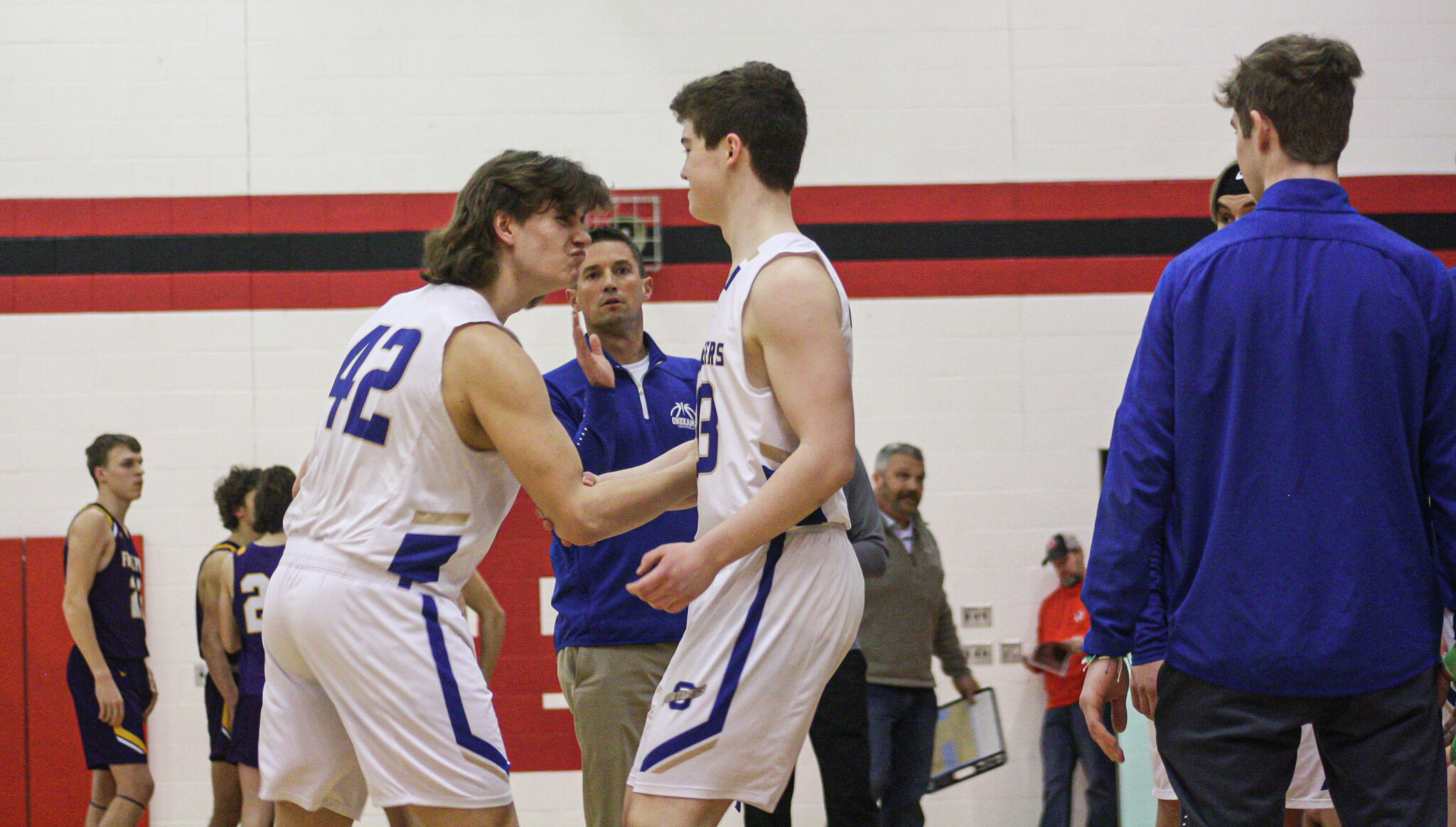 Onekama boys basketball battles, falls in district championship game