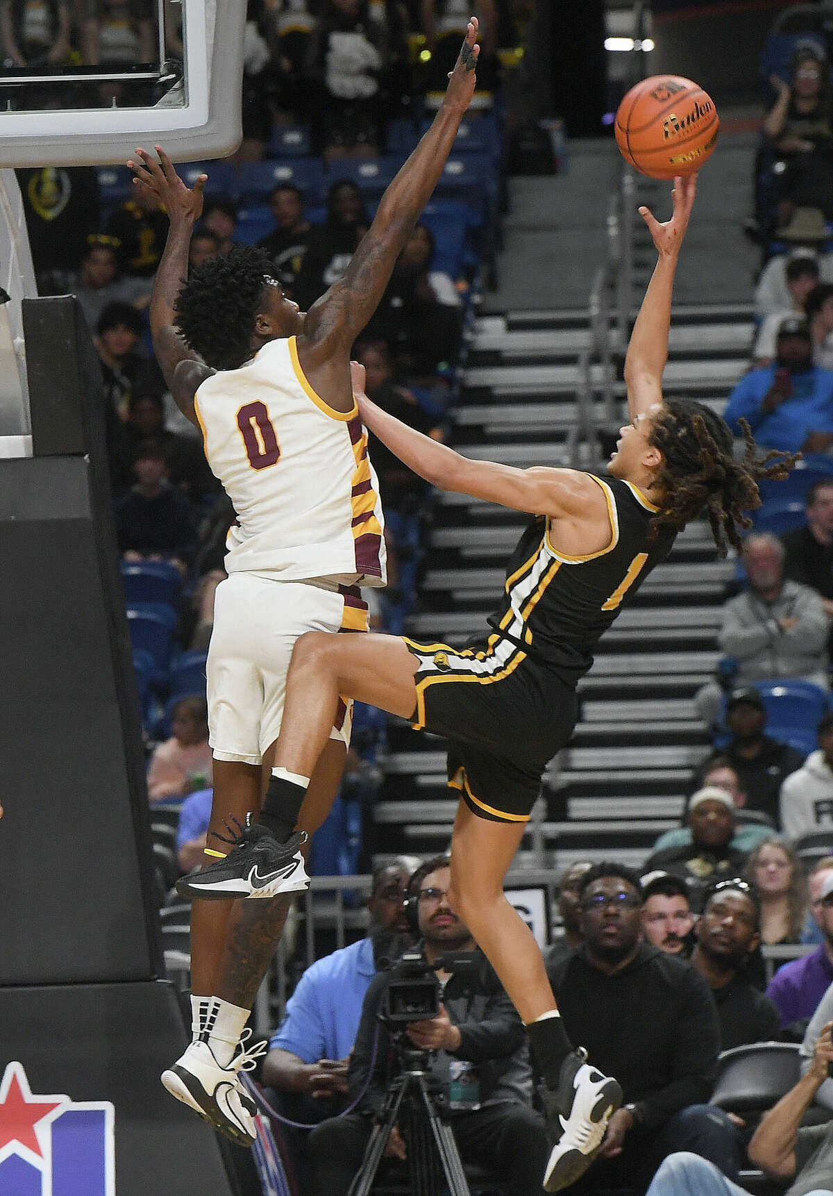 Beaumont United takes on Brennan in the 6A state semi final at the Alamodome Friday. Photo made Friday, March 10, 2023 Kim Brent/Beaumont Enterprise