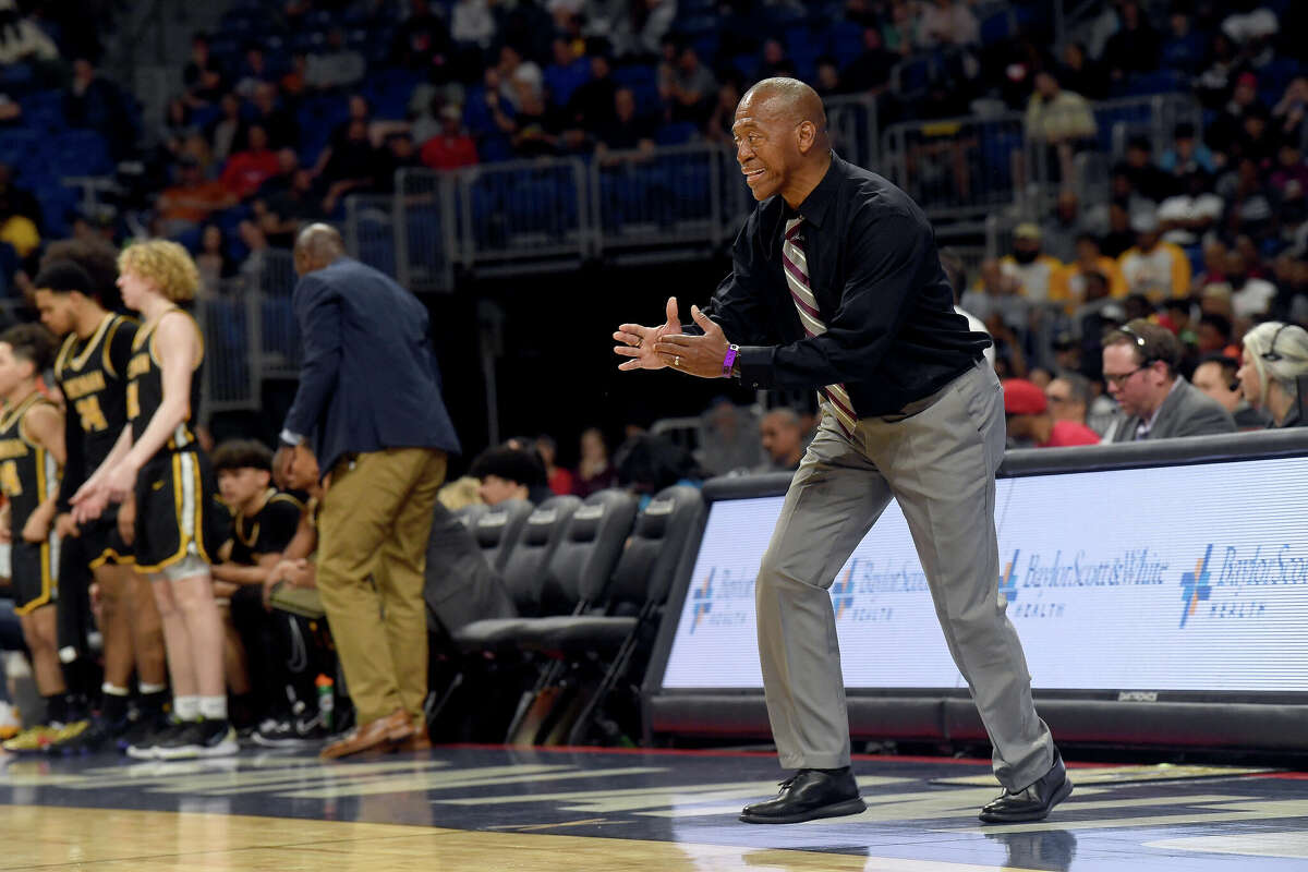 Beaumont United reacts as they battle Brennan in the 6A state semi final at the Alamodome Friday. Photo made Friday, March 10, 2023 Kim Brent/Beaumont Enterprise