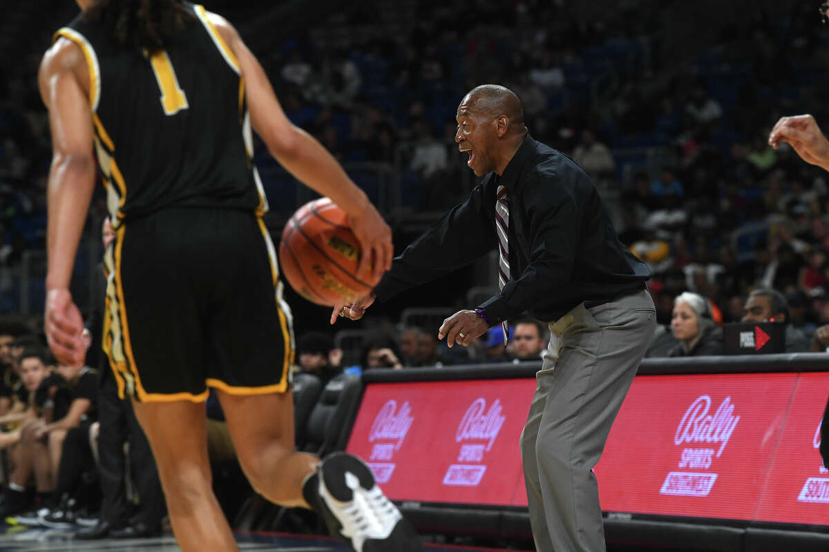 Beaumont United reacts as they battle Brennan in the 6A state semi final at the Alamodome Friday. Photo made Friday, March 10, 2023 Kim Brent/Beaumont Enterprise
