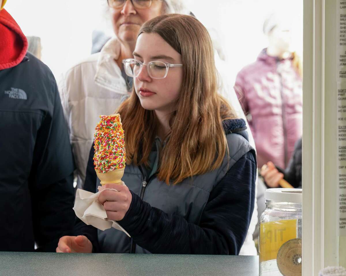 Photos Snow Man in Troy opens