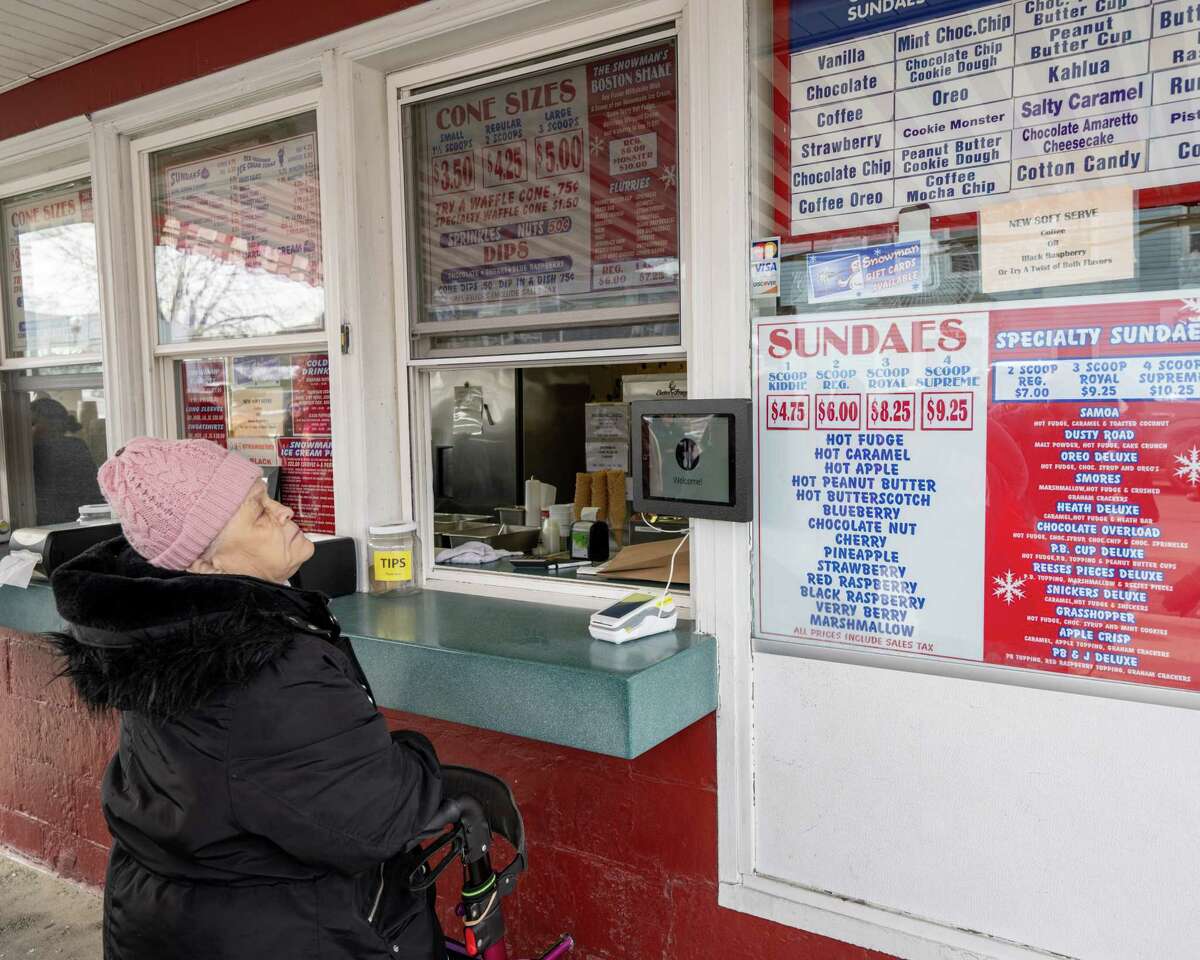 Photos Snow Man in Troy opens