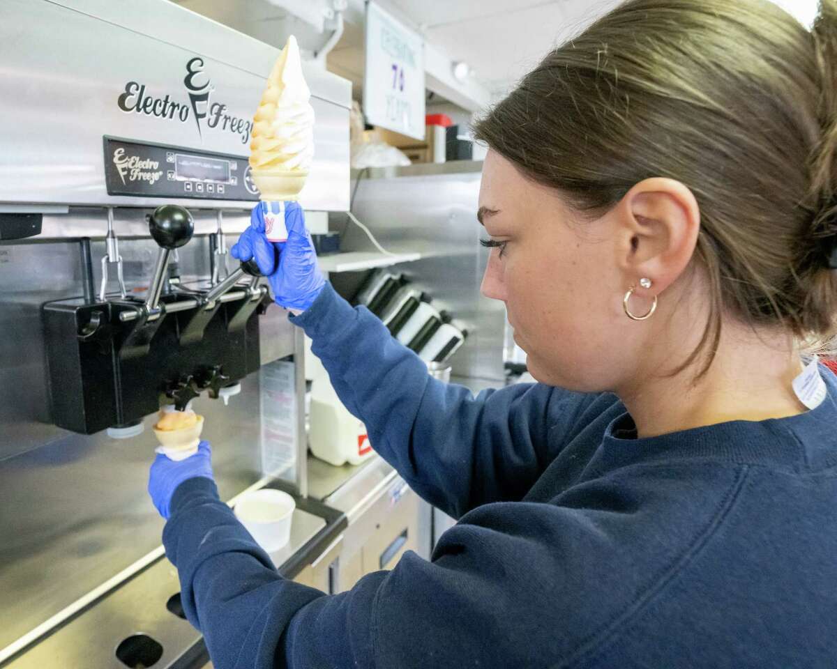 Photos Snow Man in Troy opens