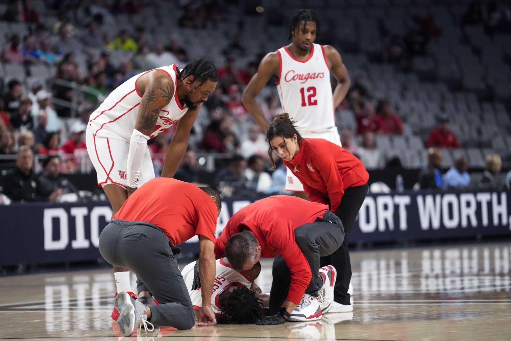 University of Houston men's basketball wins AAC title game with 71