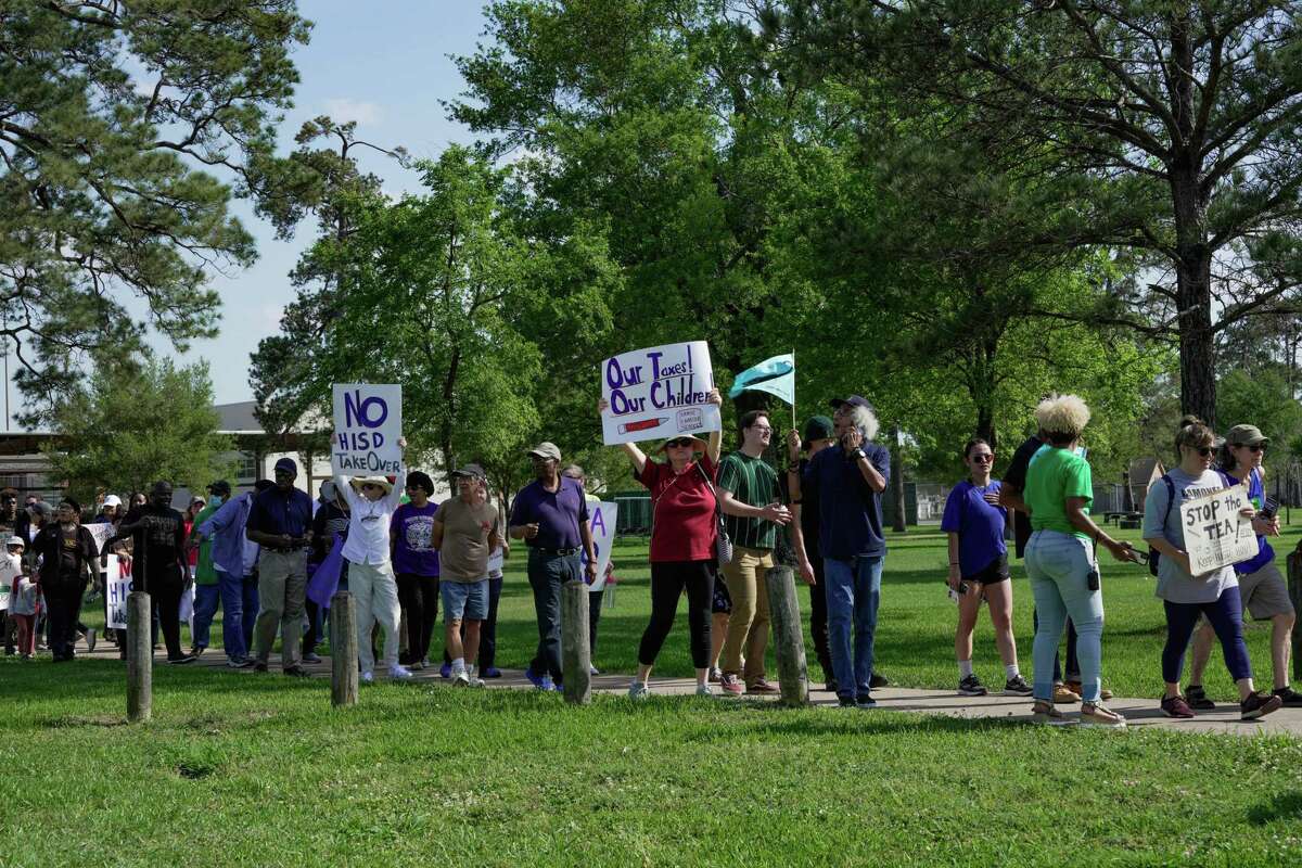 HISD Takeover Protest Planned As Opposition From Community Mounts