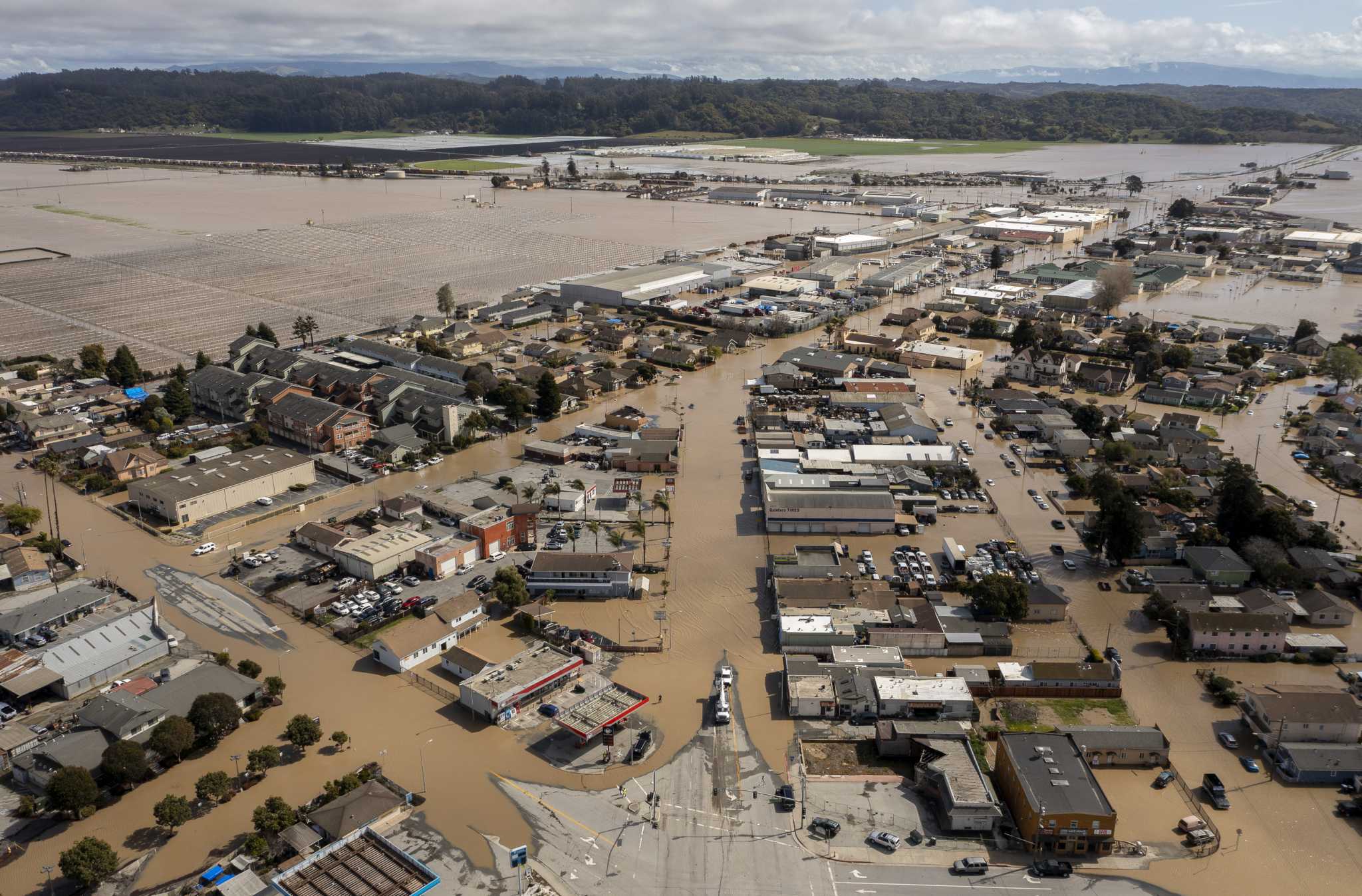 See drone video of Pajaro flowing through levee, devastating flooding