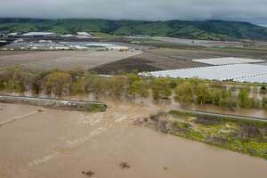 Levee break on Pajaro River in Monterey County forces more than 1,000 to evacuate