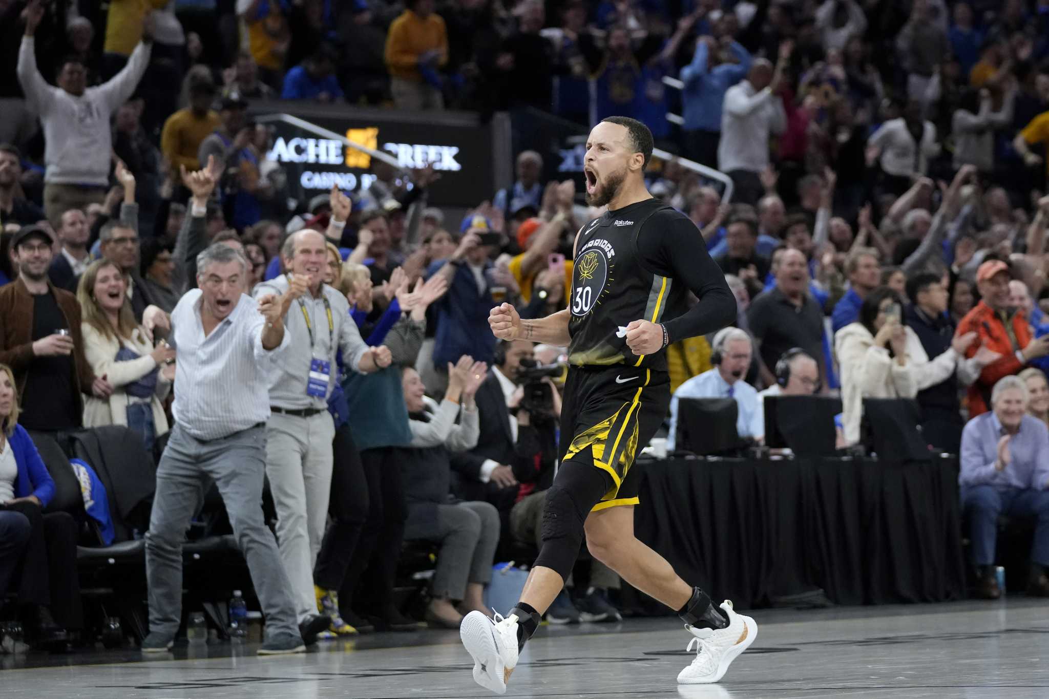 Donte DiVincenzo Sounds Off on Steph Curry After Warriors Beat Bucks