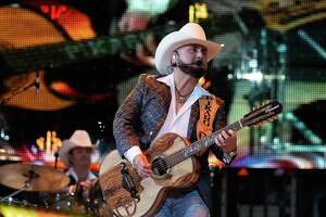 Go Tejano Day at Houston Rodeo: 'Arriba, Mexico!'