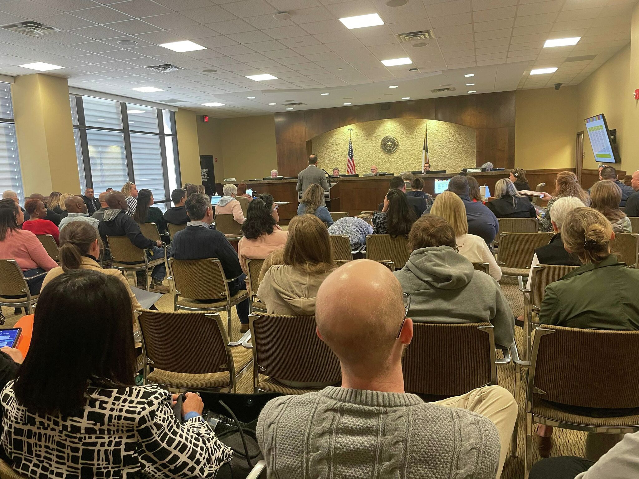 Midlanders come out for Commissioners Court hearing about library