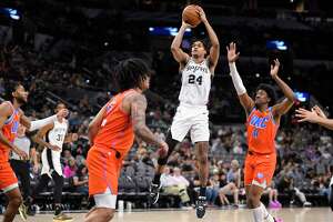 Spurs’ Vassell in search of rhythm after long layoff