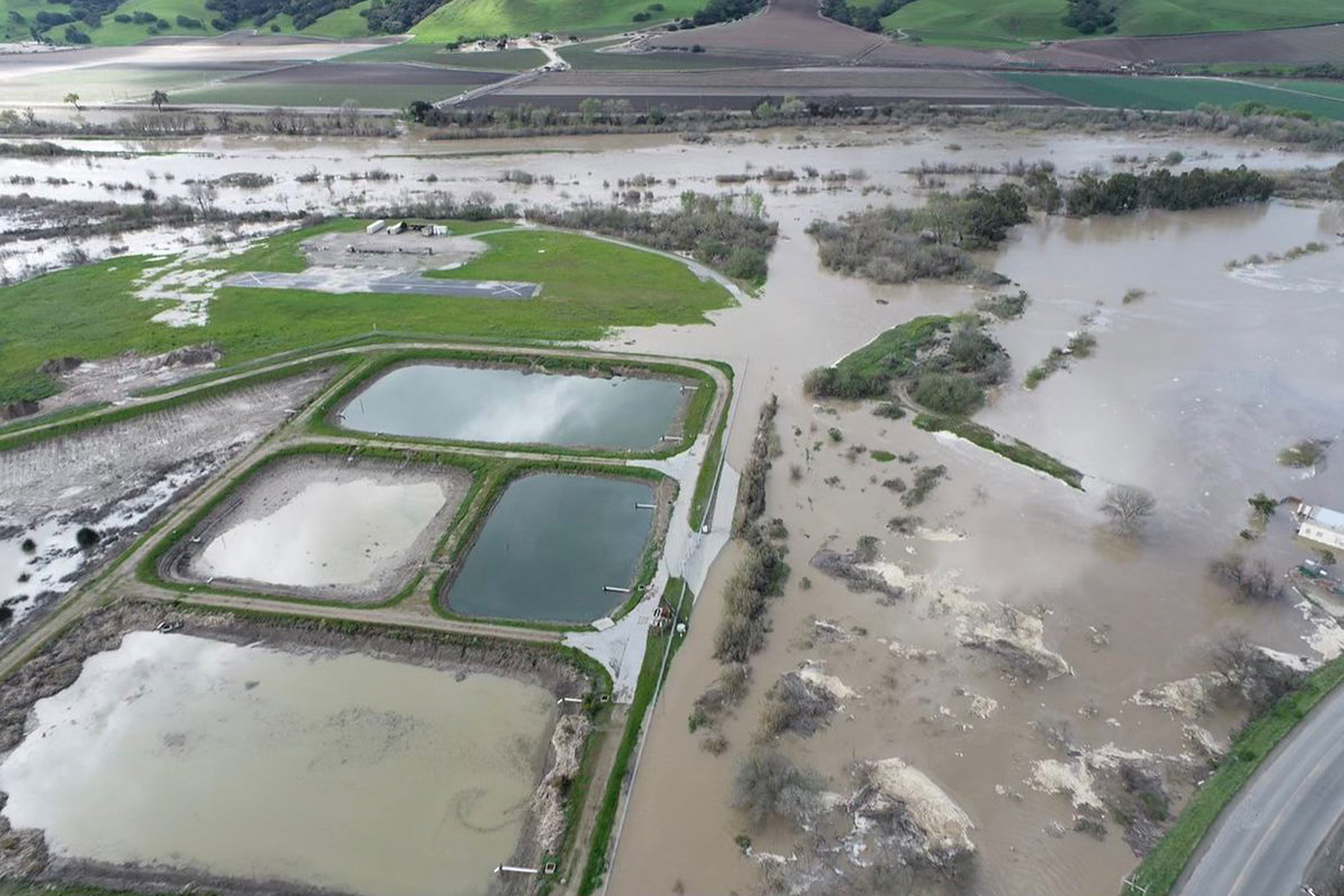 Parts Of Salinas Valley Covered In Water As River Floods   RawImage 