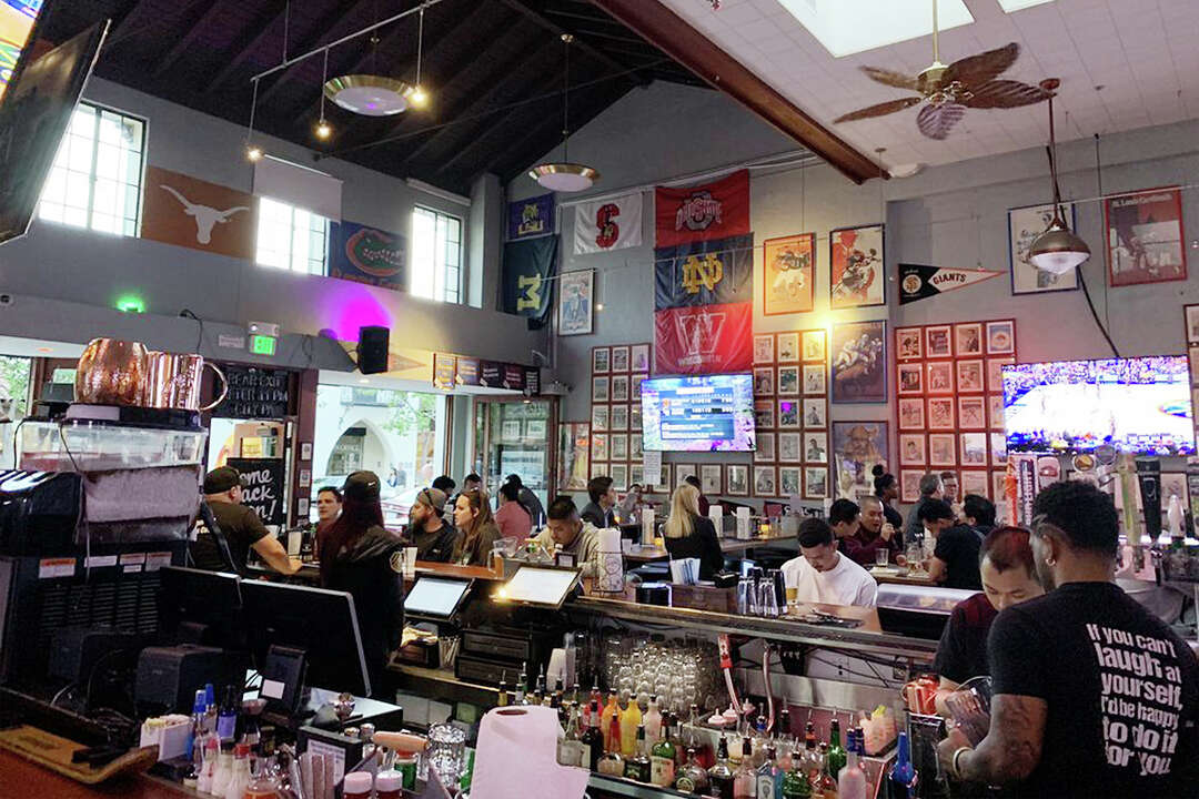Famous downtown Palo Alto sports bar is under new ownership