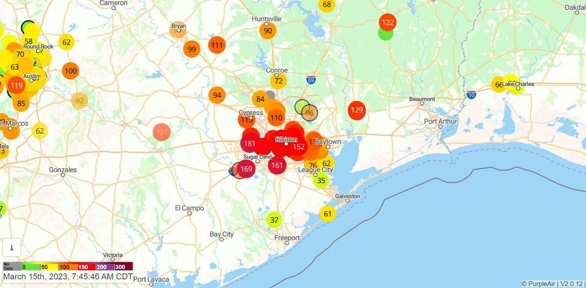 Purple Air map shows unhealthy air quality in the Houston area. 