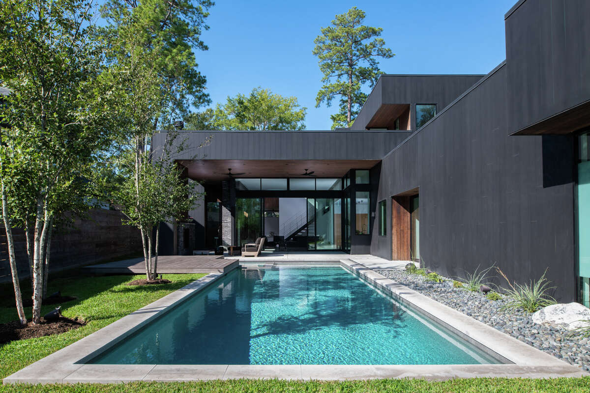 This home in Hilshire Village, designed by studioMET, will be on the 2023 Modern Architecture and Design Society's Modern Home Tour.