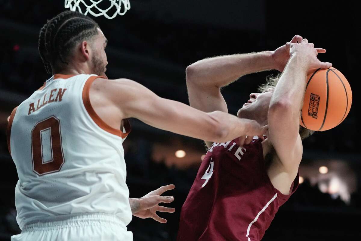 NCAA Tournament: Texas Pulls Away Late To Defeat Colgate