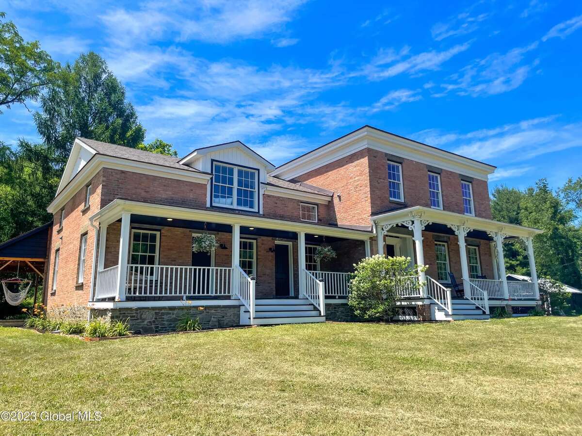 Motherdaughter agents form Capital Region home restoration company
