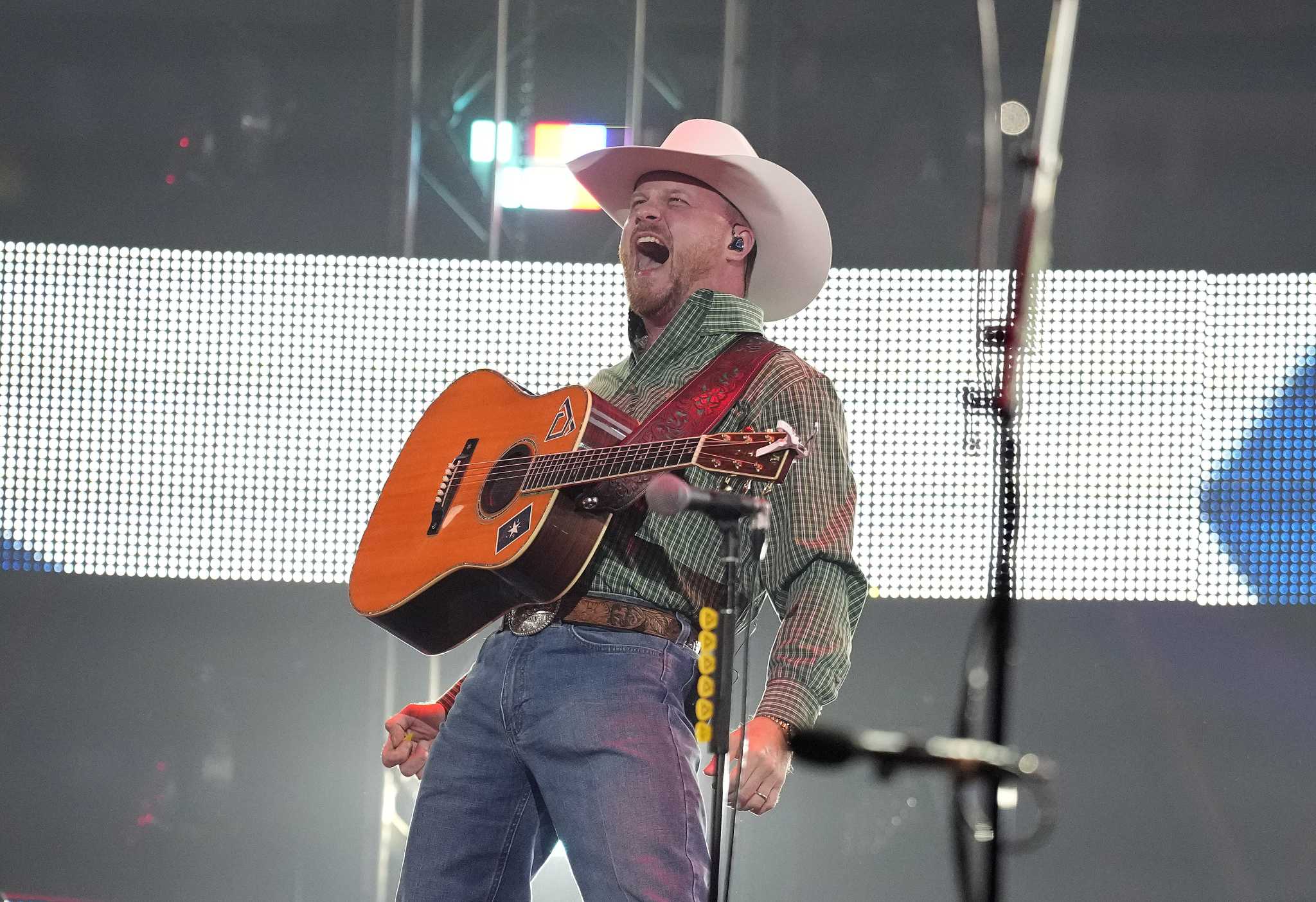 Cody Johnson arrives at Houston Rodeo with No. 1 hit 'Til You Can't'