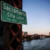 2015年8月15日，加州萨克拉门托的城市限速标志。