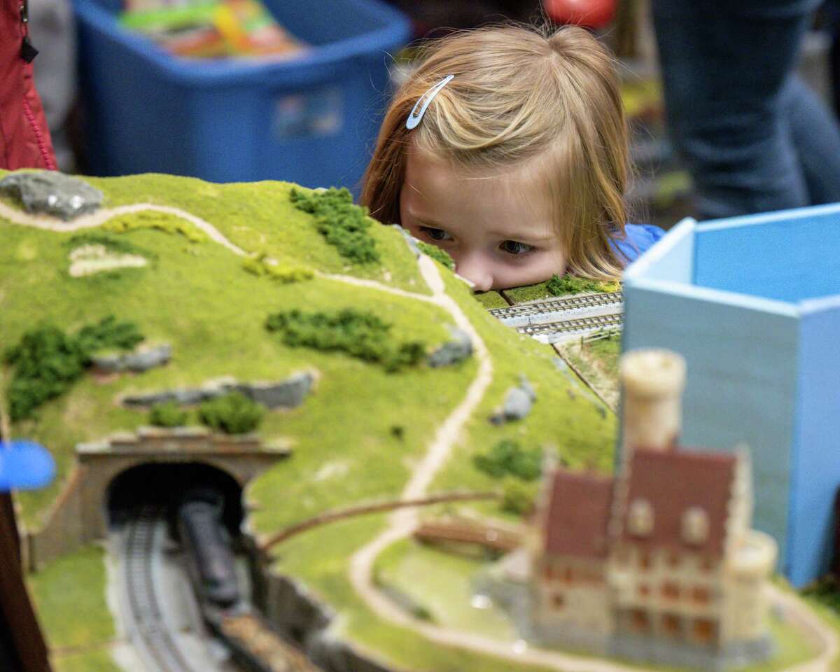 Photos Train show at the Polish Community Center