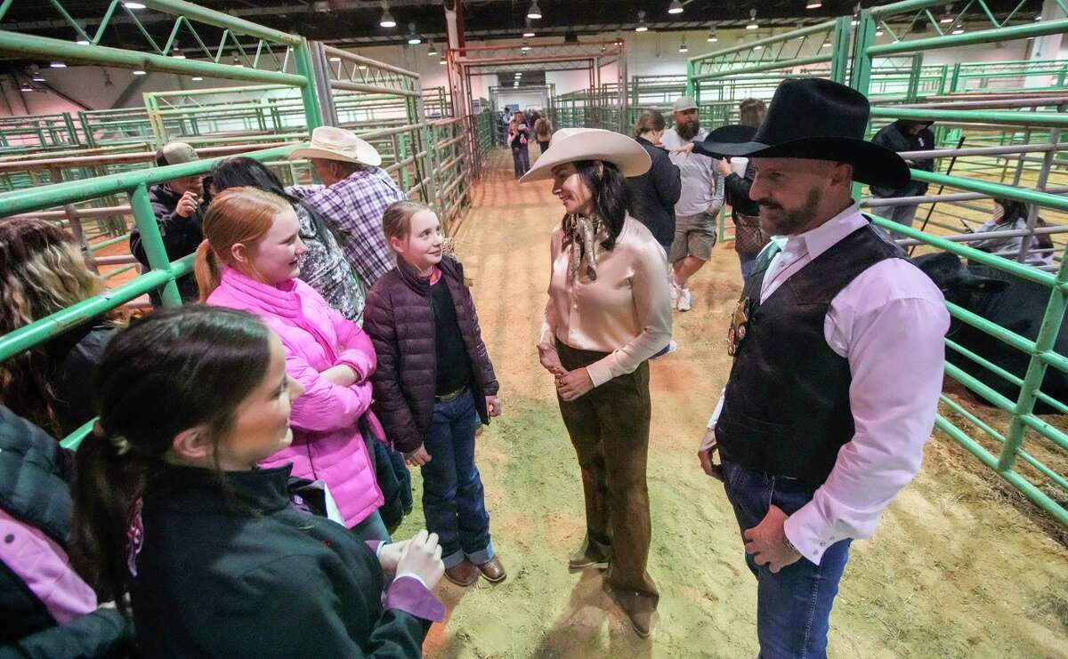 Houston Rodeo 'auction angels' champion student livestock show underdo