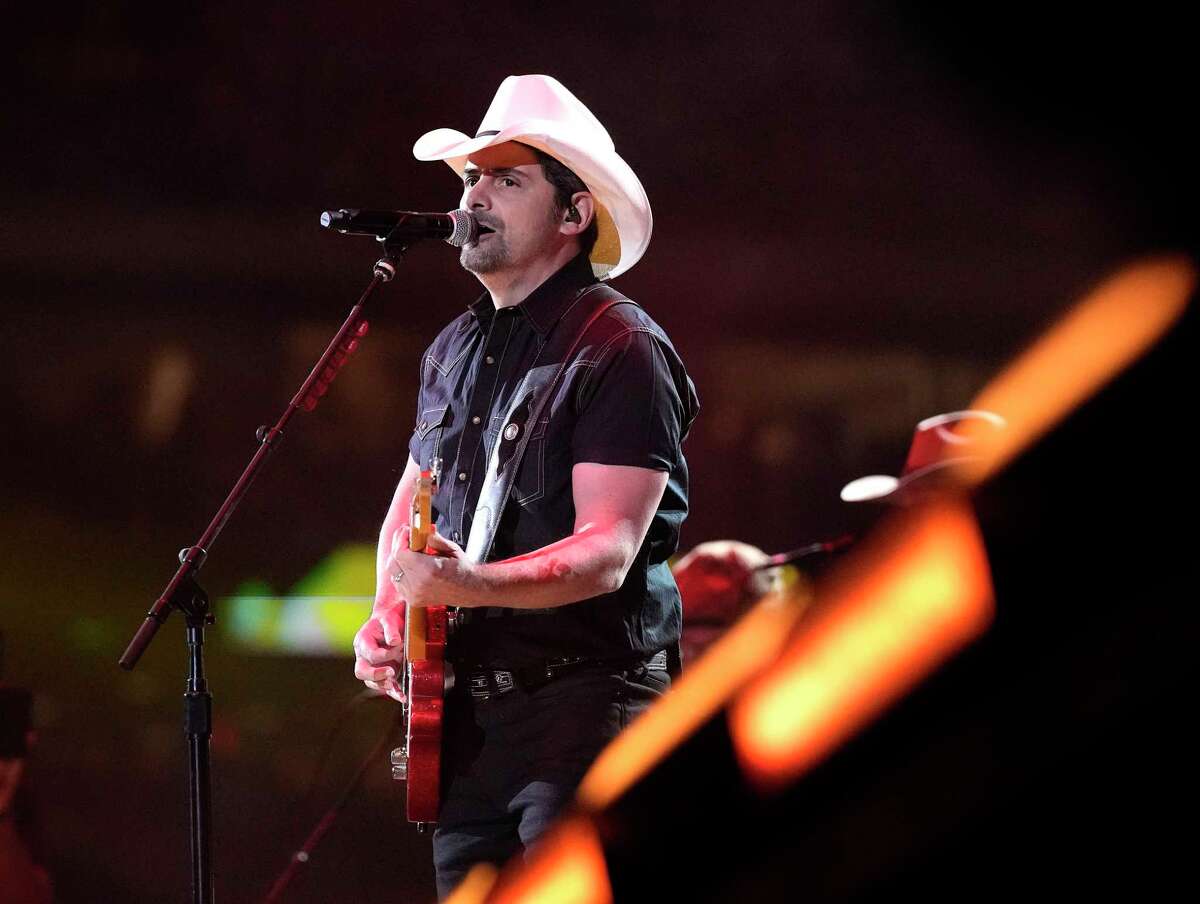 Brad Paisley at Houston Rodeo: Fan selfies, Dan Crenshaw on tambourine