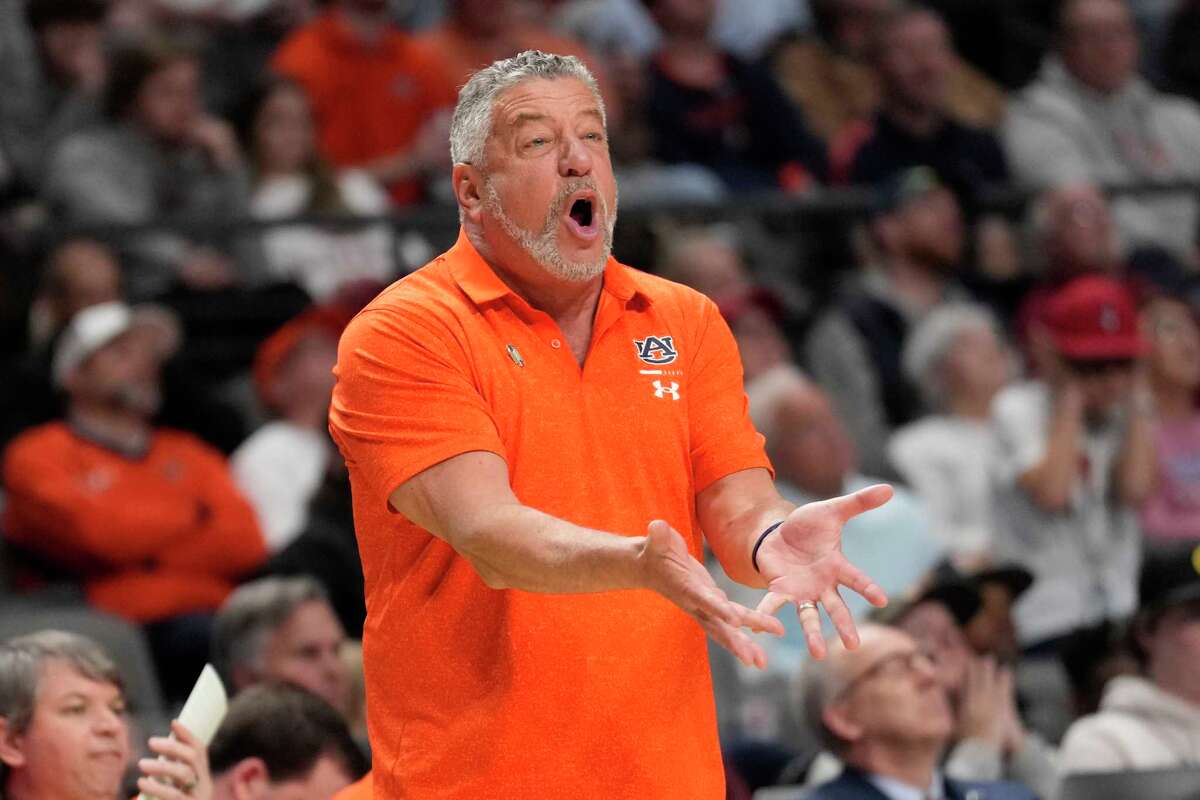 NCAA Tournament Houston shows its heart, hustle to beat Auburn