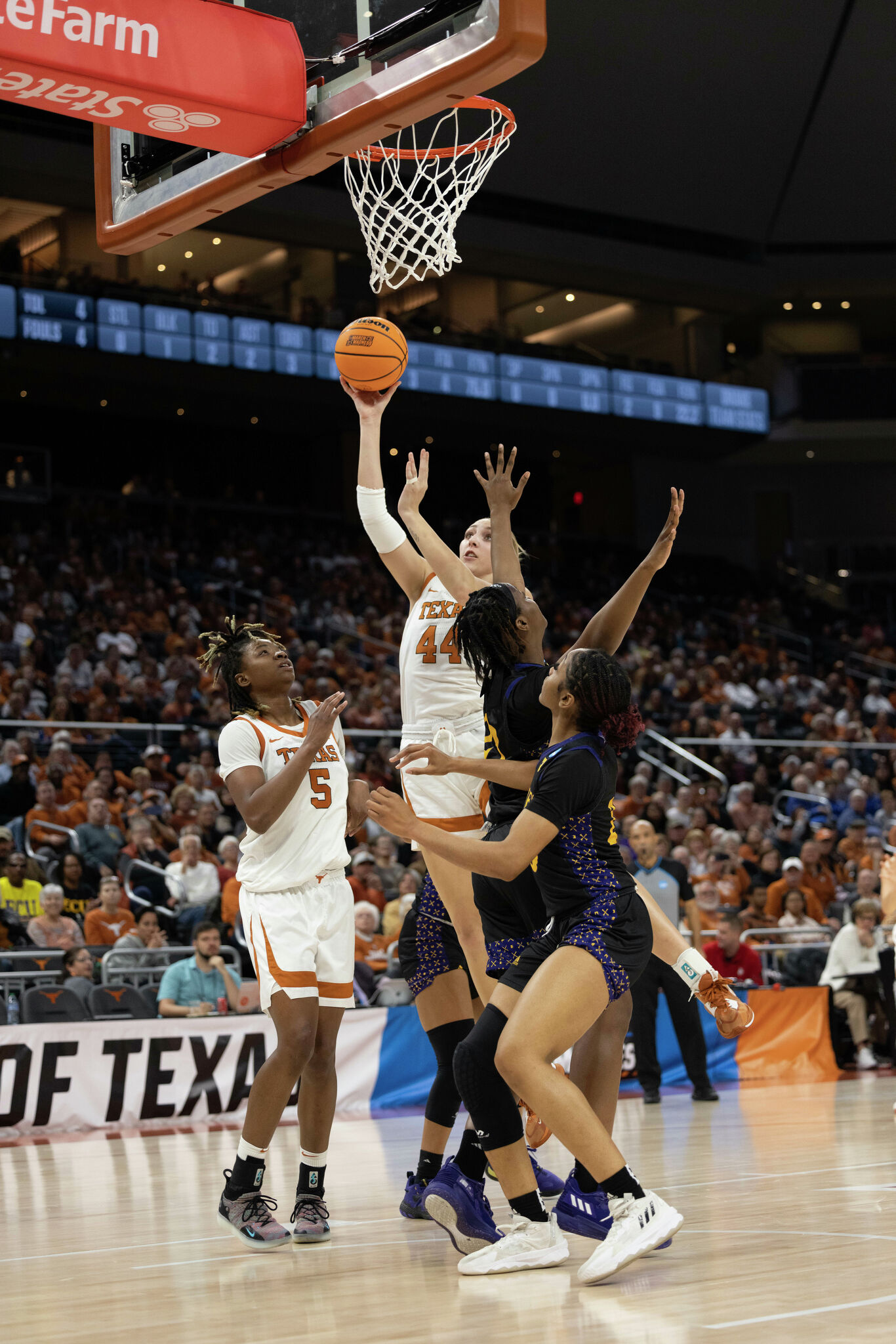 Louisville Women's Basketball Advances To The Second Round After