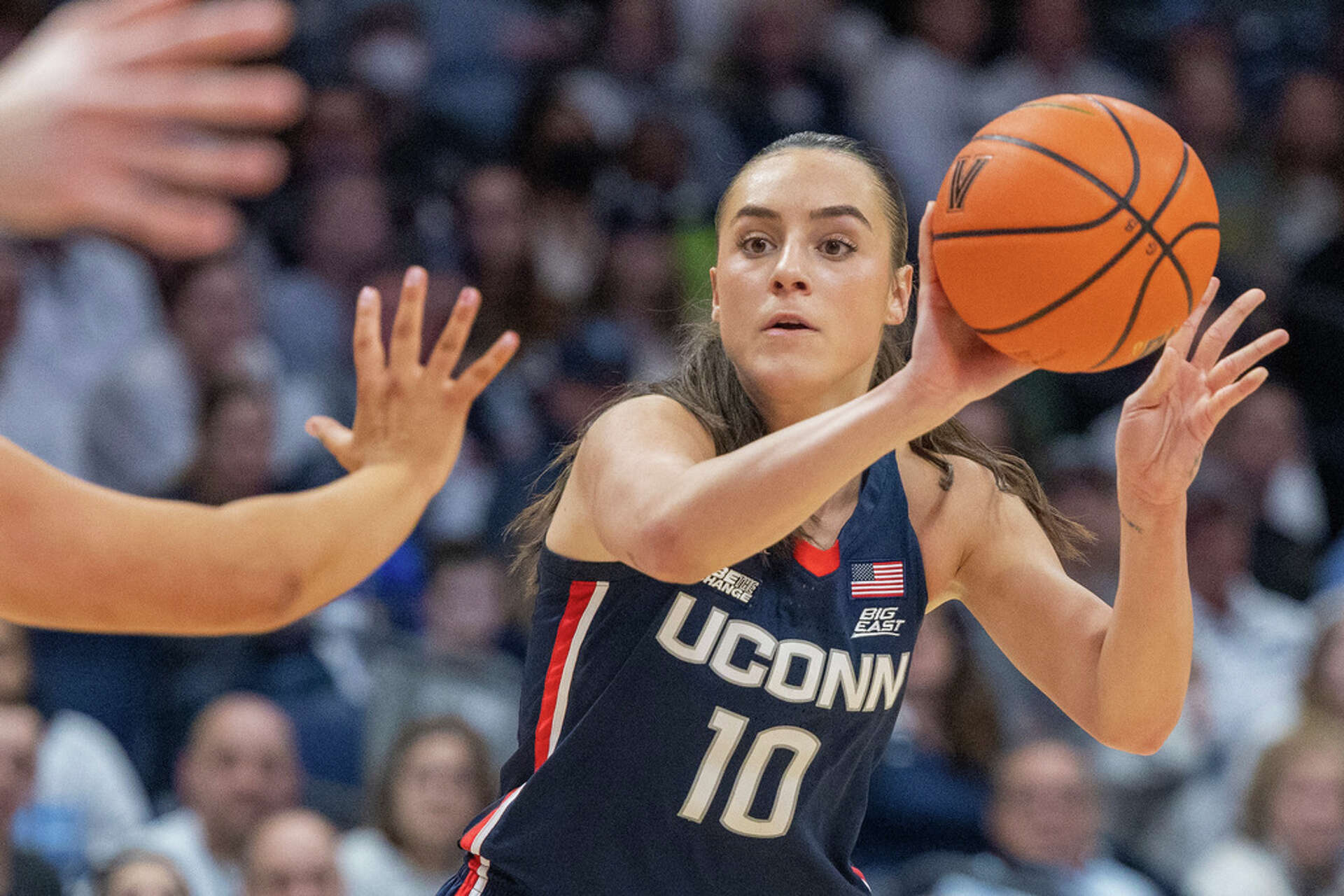 What is Nika Mühl's role for UConn women in 2023-24?