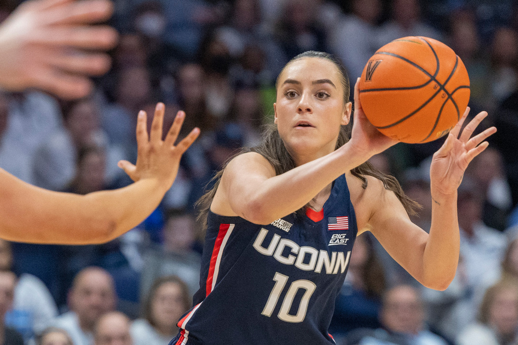 UConn's Nika Mühl Makes Nancy Lieberman Award Watch List