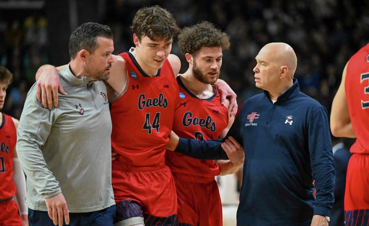 St. Mary's Bid To Reach Sweet 16 Crushed By Uconn's Second-half Run