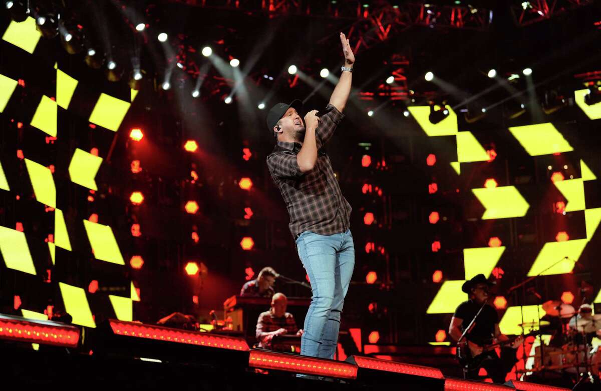 Luke Bryan at Houston Rodeo Closing out with the biggest crowd of the