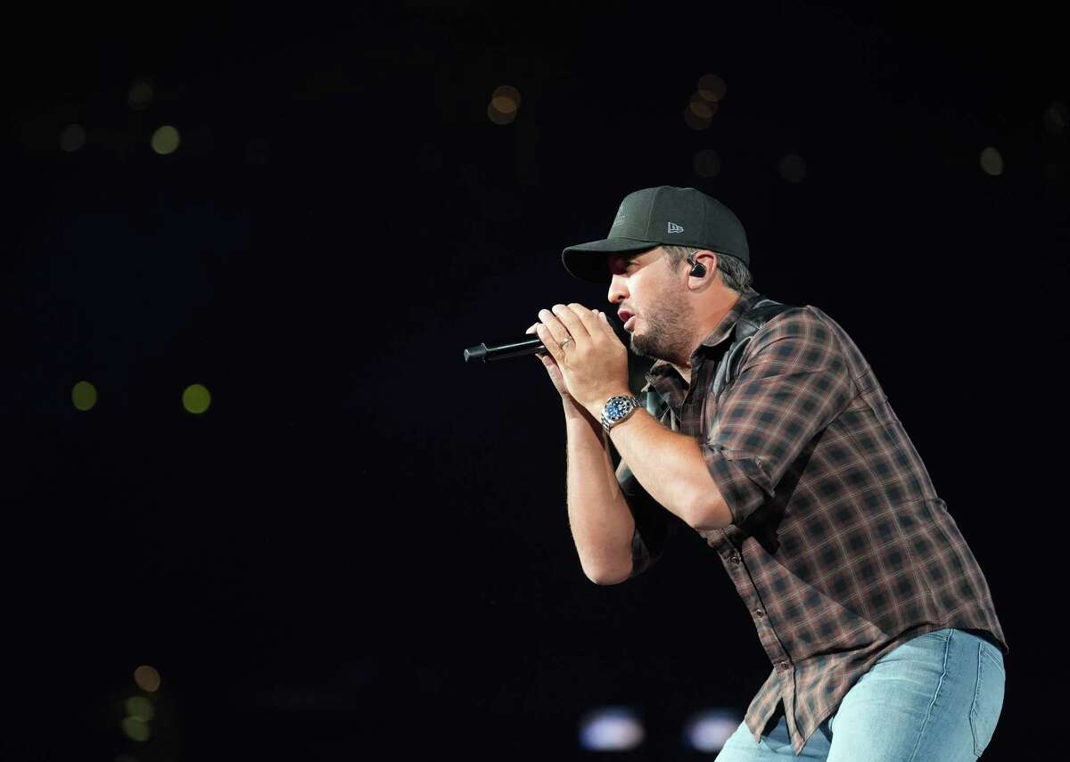 Luke Bryan at Houston Rodeo Closing out with the biggest crowd of the