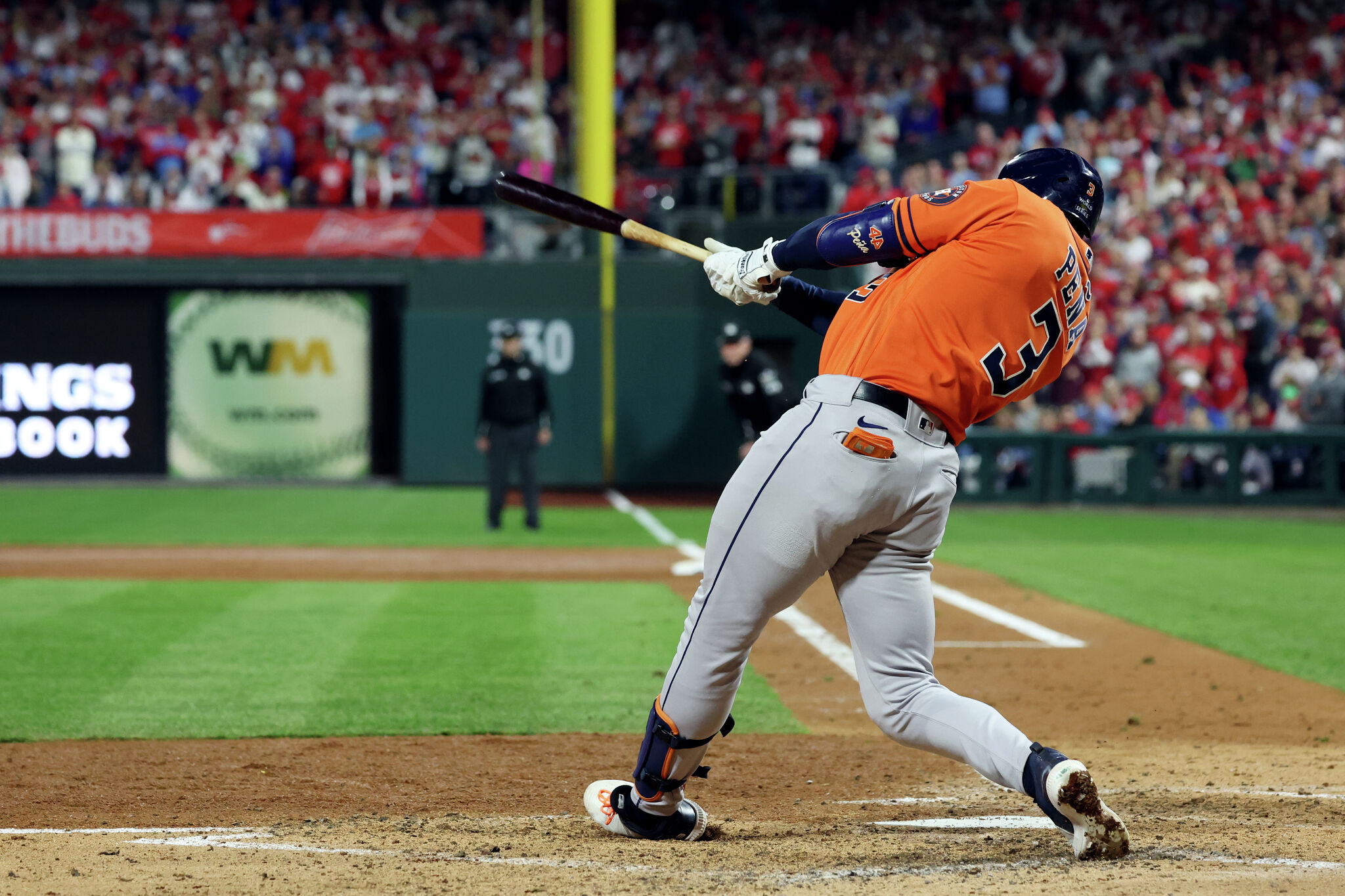 World Champion Astros Lose Leadoff Man Jose Altuve With Fractured Hand