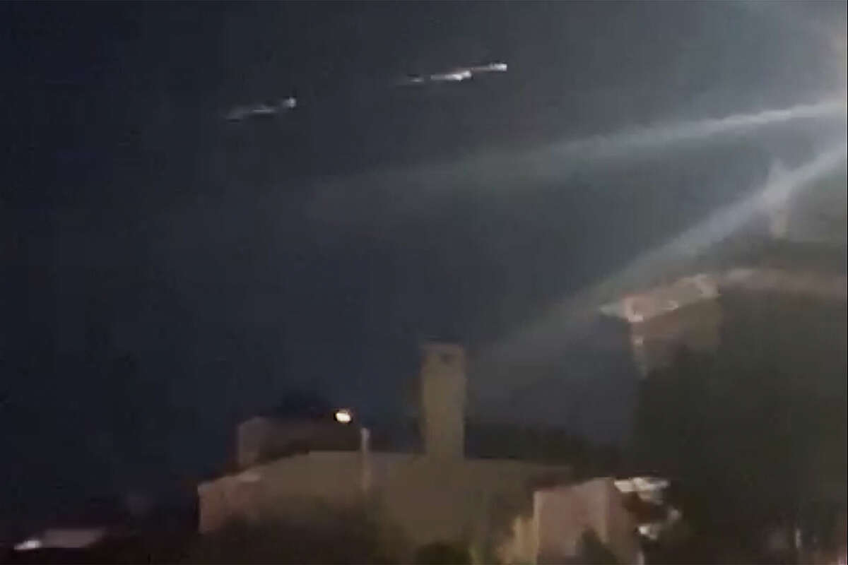 'Mysterious streaks of light' over California weren't that mysterious