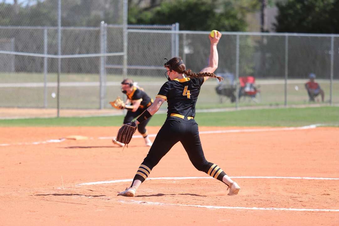 Softball Against Kean on April 11 Postponed - Rowan University