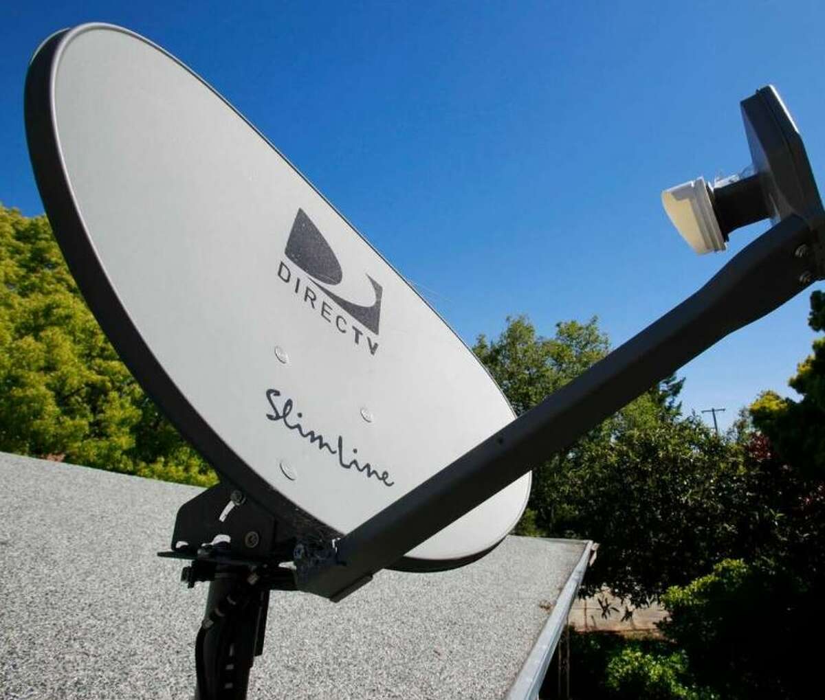 DirecTV sues broadcasters; viewers remain blacked out