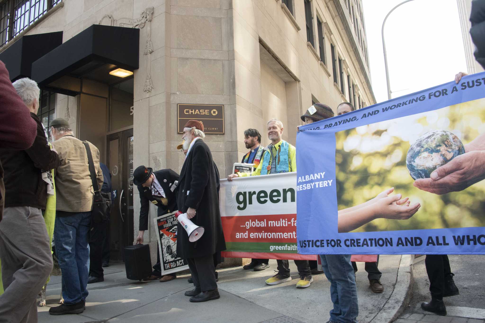 Hochul removes looser methane emission rules from budget talks - Vimarsana News
