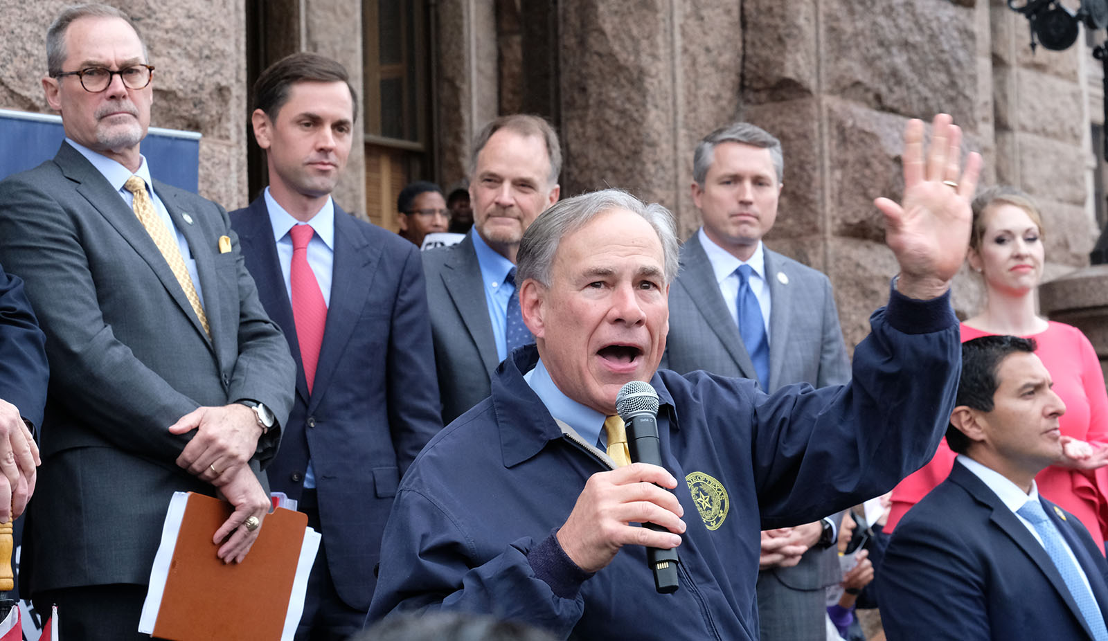 Gov Abbott voices displeasure with the Cowboys