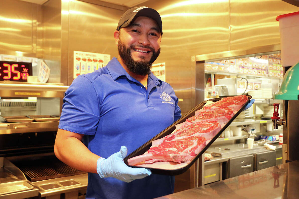 Humble man ranks among Texas Roadhouse's top meat cutters in the U.S.