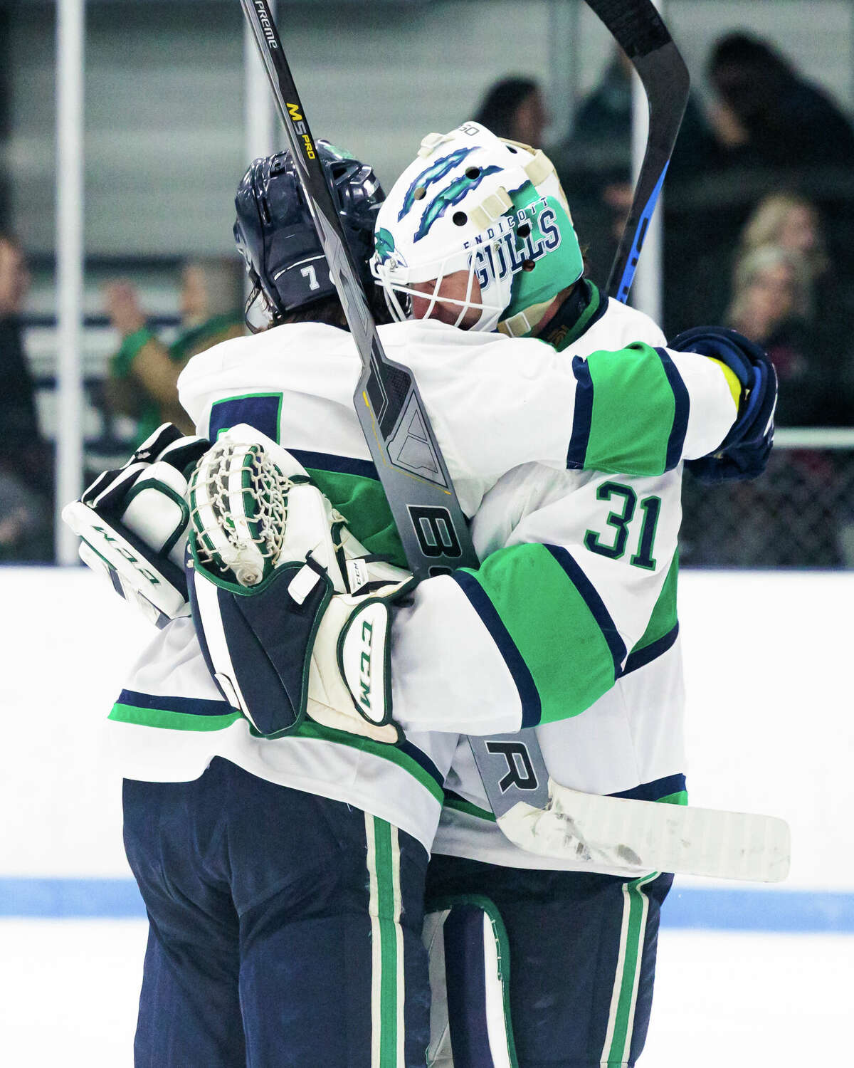 Endicott is in the DIII Hockey Frozen Four with two key CT natives