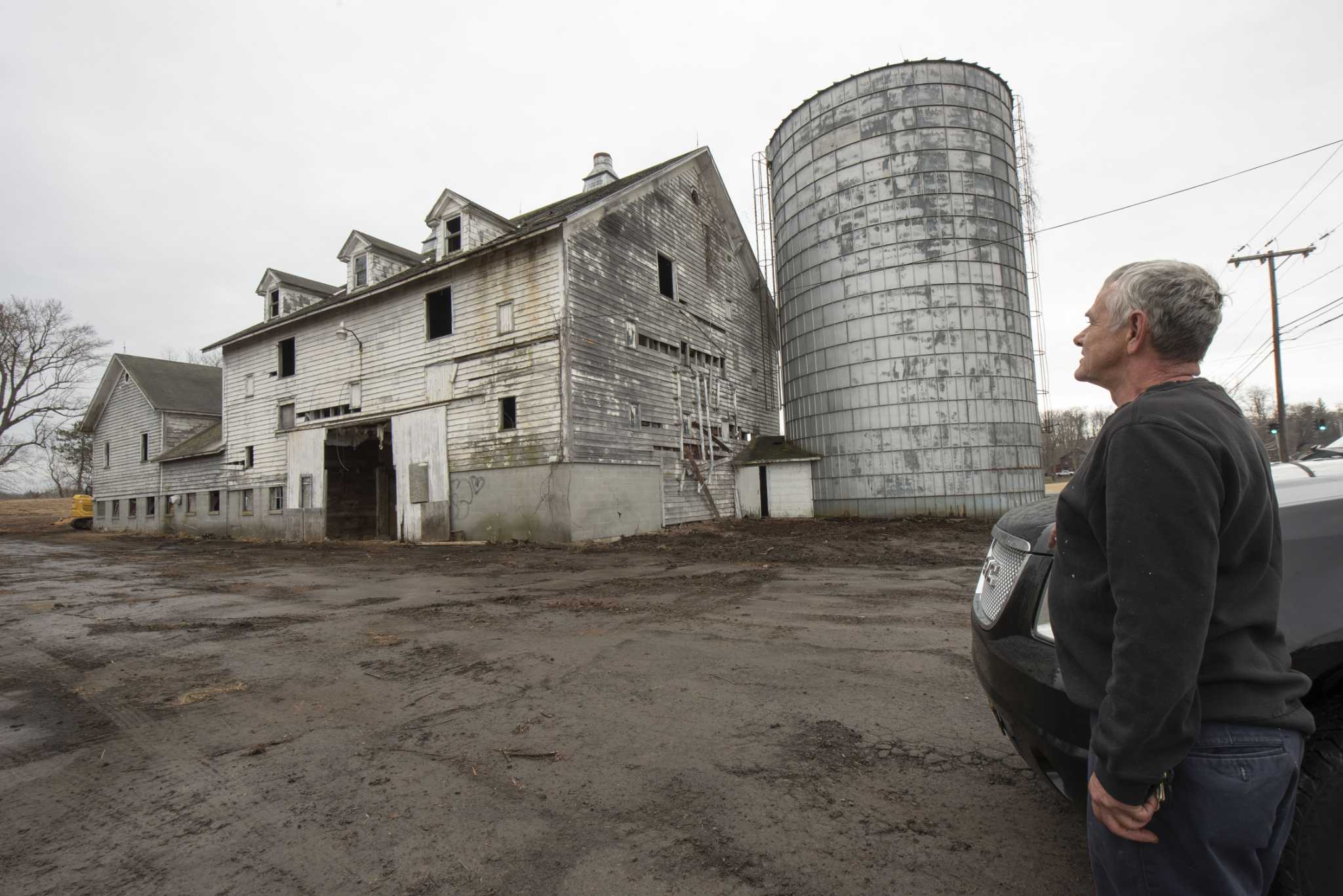 Bethlehem works to save historic Route 9W Heath Dairy barn
