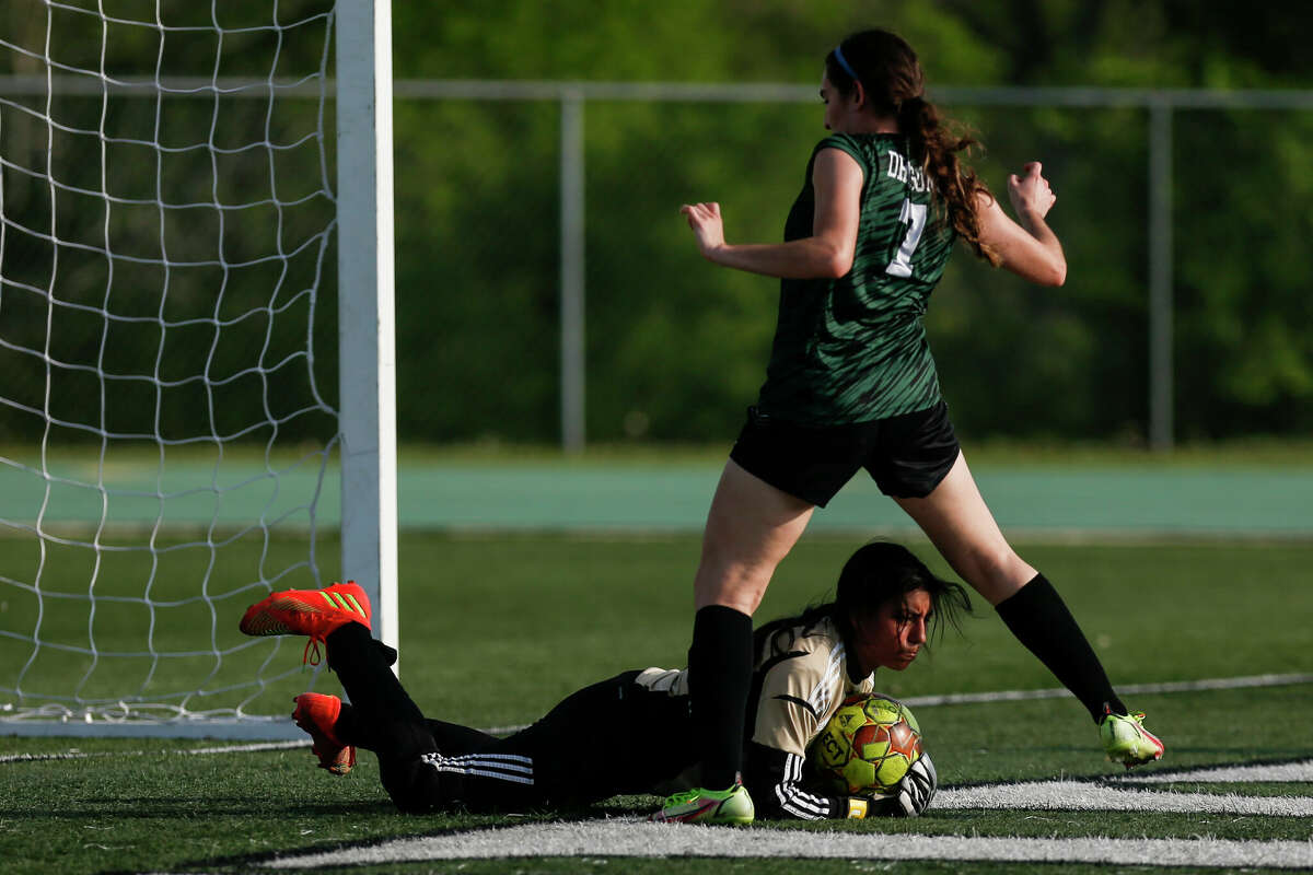 Southwest boys and girls start Class 5A playoffs with shutout wins