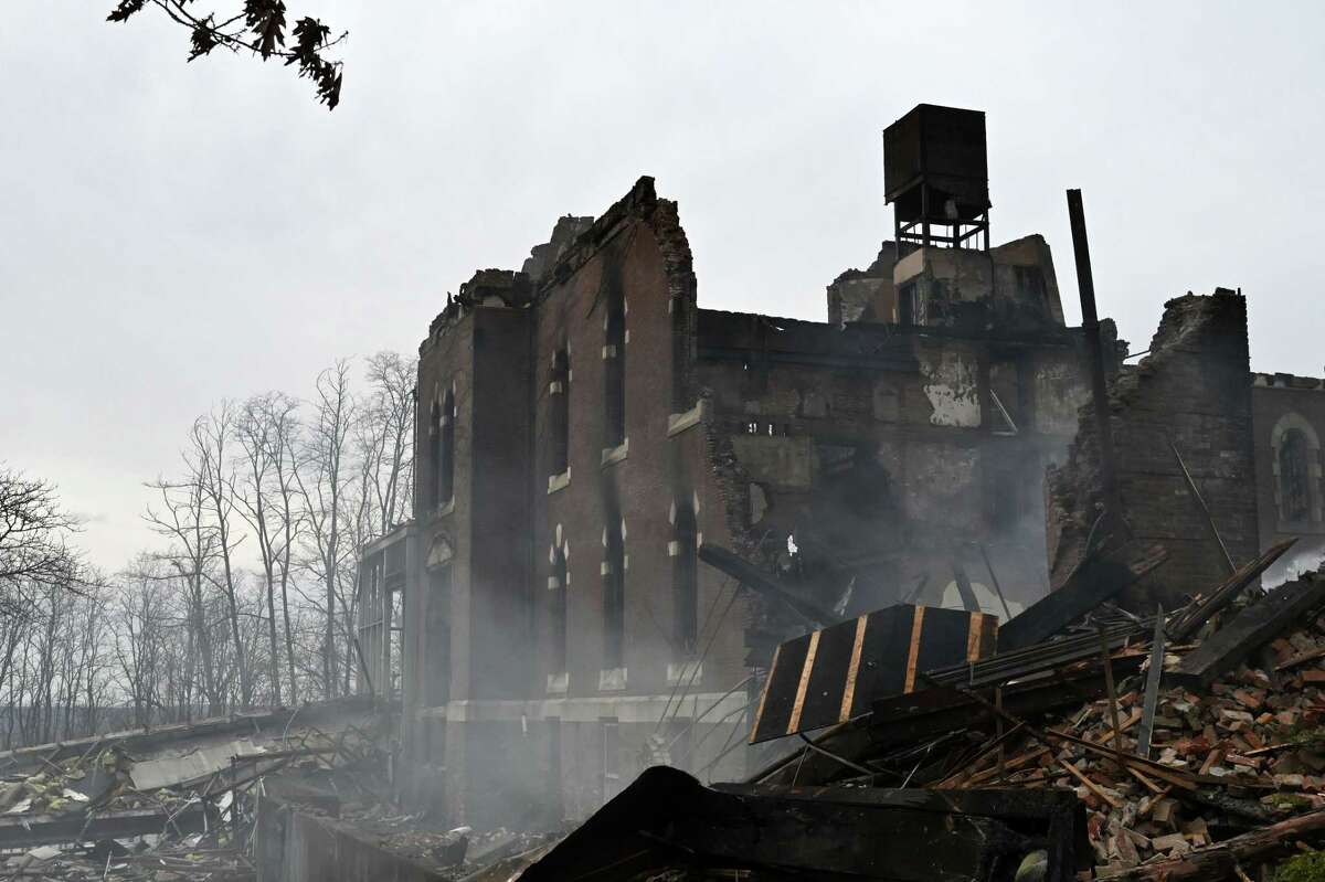 Albany historians work to prevent another Kenwood Academy fire